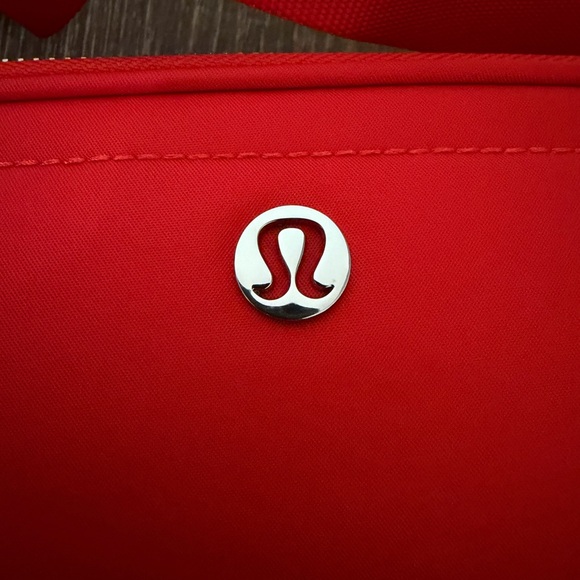 Lululemon crossbody - Picture 2 of 6